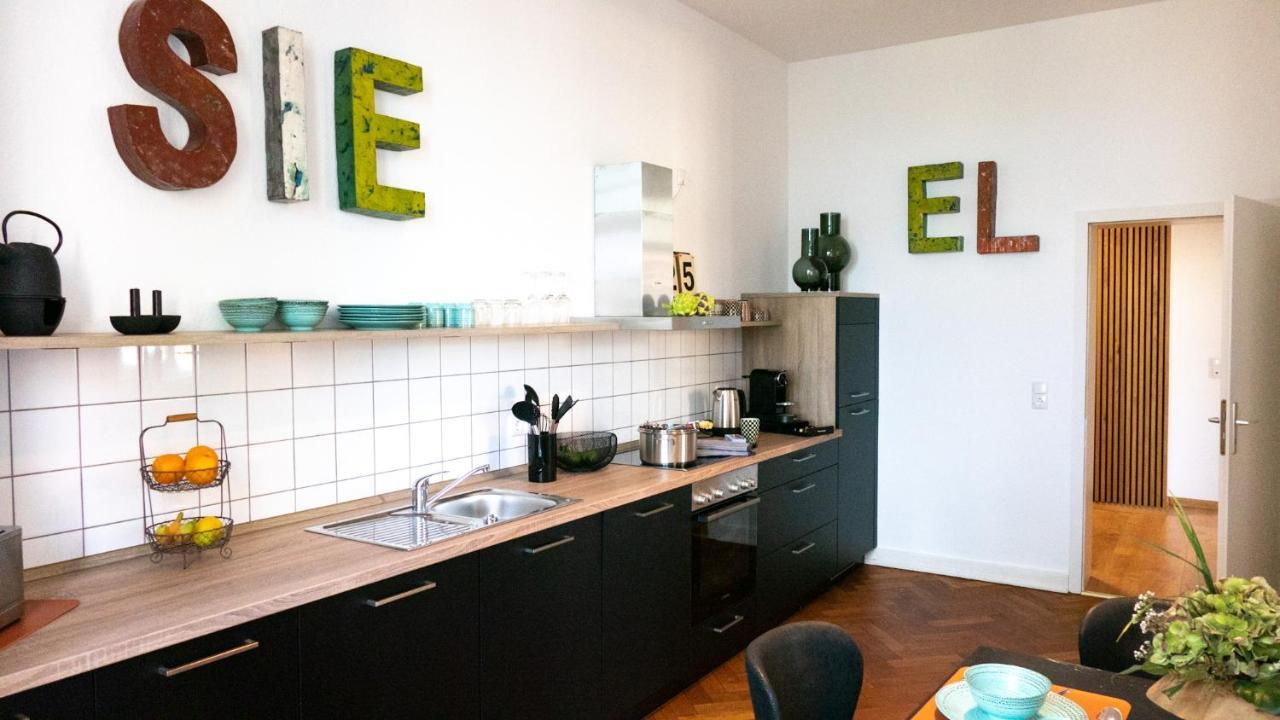 Lio Design Balkon Netflix Parken Apartment