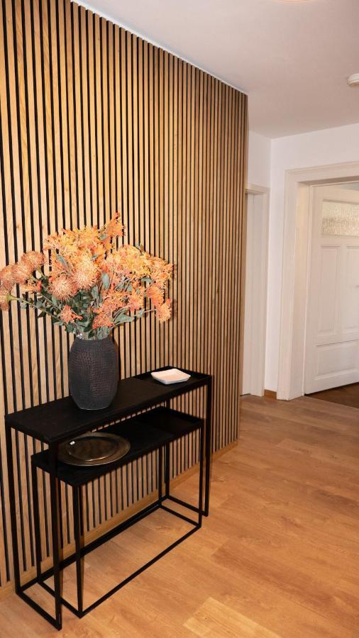 Lio Design Balkon Netflix Parken Apartment *